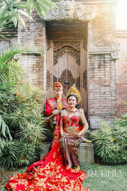 foto adat Bali semi outdoor