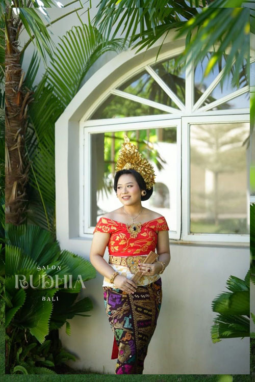 foto adat Bali semi outdoor