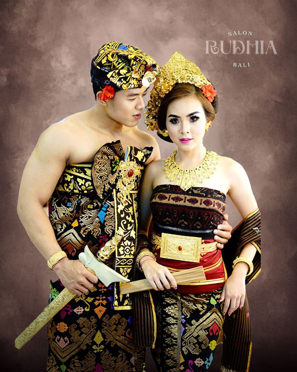 foto keluarga Bali studio