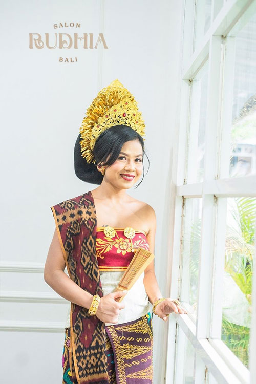 Foto Personal Adat Bali Denpasar | Studio Foto Adat Bali – Rudhia Salon
