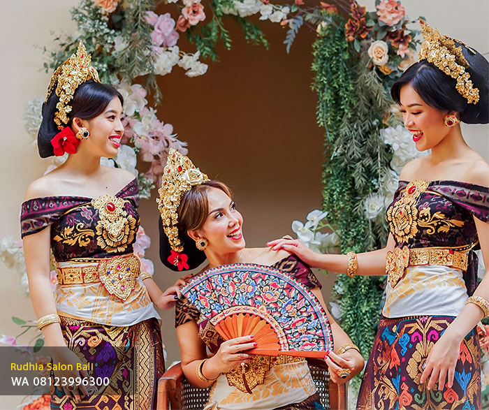 Foto Adat Bali Denpasar – Paket Foto Keluarga, Couple & Wisatawan