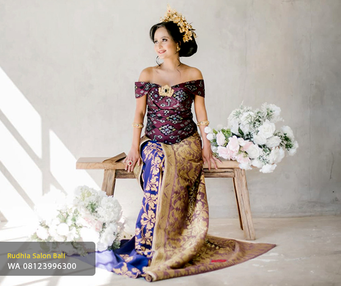 Foto Adat Bali Denpasar – Paket Foto Keluarga, Couple & Wisatawan Foto Adat Bali Denpasar – Paket Foto Keluarga, Couple & Wisatawan