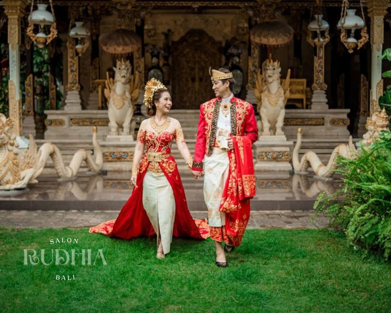 Foto Prewedding Bali – Paket Lengkap Makeup, Gaun & Fotografer
