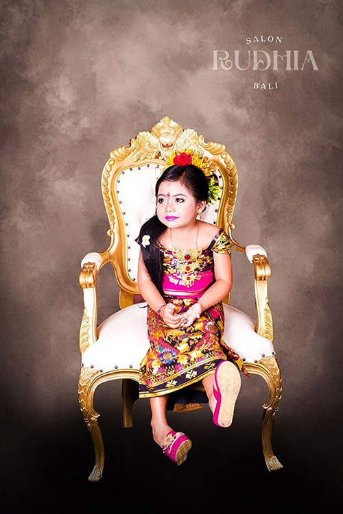 Foto Adat Bali Denpasar – Paket Couple, Family & Anniversary Photoshoot