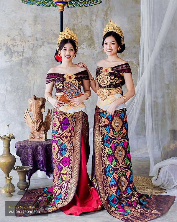 Foto Group Adat Bali Denpasar | Studio Foto Group Bali – Rudhia Salon