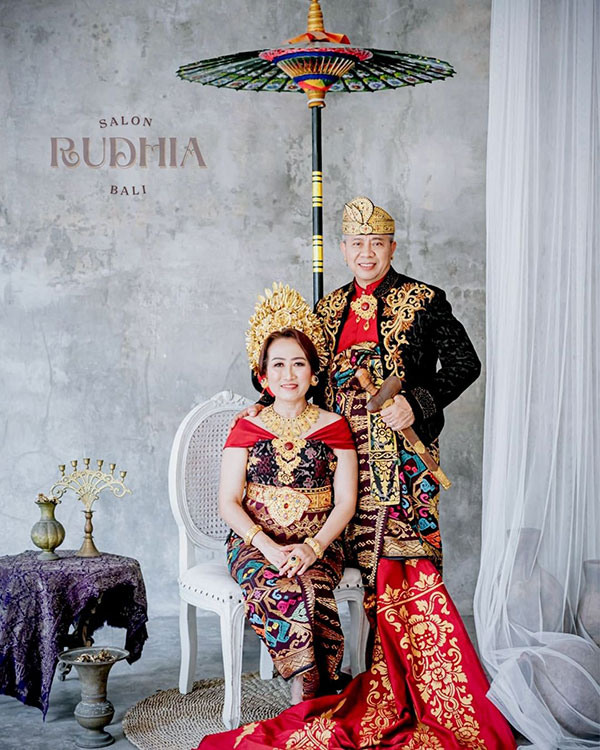 Foto Adat Bali Denpasar – Paket Couple, Family & Anniversary Photoshoot