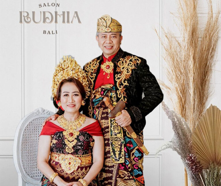 Foto Couple Adat Bali Denpasar | Studio Foto Couple Bali – Rudhia Salon