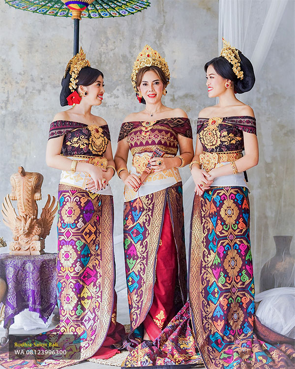 Foto Group Adat Bali Denpasar | Studio Foto Group Bali – Rudhia Salon
