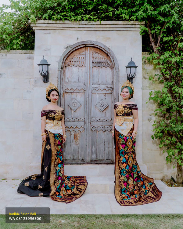 Foto Group Adat Bali Denpasar | Studio Foto Group Bali – Rudhia Salon