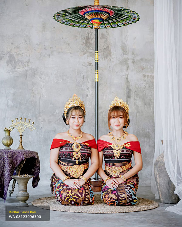 Foto Group Adat Bali Denpasar | Studio Foto Group Bali – Rudhia Salon