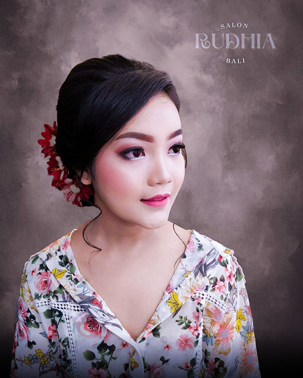 makeup wisuda bali