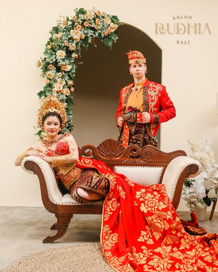 Foto Adat Bali Denpasar – Paket Couple, Family & Anniversary Photoshoot