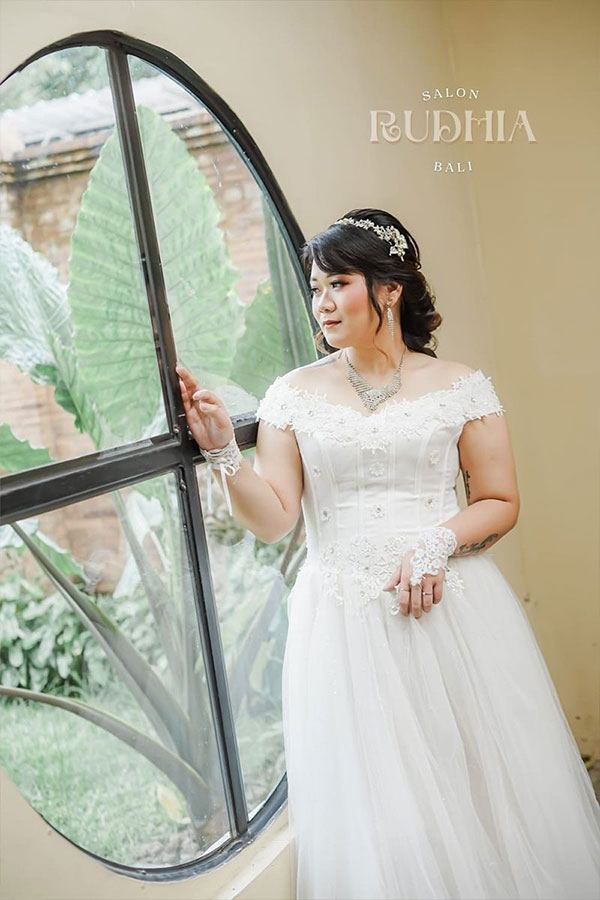 Foto Couple Adat Bali Denpasar | Studio Foto Couple Bali – Rudhia Salon