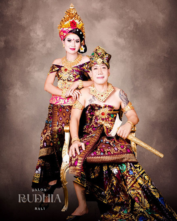Foto Couple Adat Bali Denpasar | Studio Foto Couple Bali – Rudhia Salon