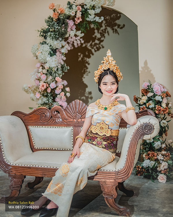 Foto Personal Adat Bali Denpasar | Studio Foto Adat Bali – Rudhia Salon
