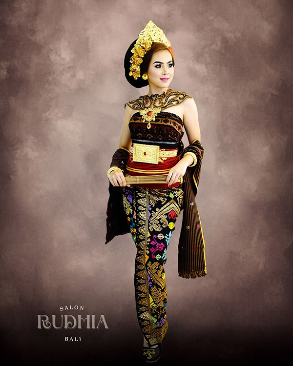 Foto Personal Adat Bali Denpasar | Studio Foto Adat Bali – Rudhia Salon